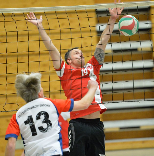 Die 1. Herren fanden gegen die SG Kempen/ Wachtendonk nur schwer ins Spiel.
Foto: Bangert