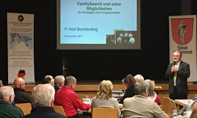 FamilySearch-Deutschland-Chef Axel Borcherding begeisterte mit den Möglichkeiten der modernen Internetnutzung von FamilySearch.