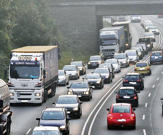 Der Straßenverkehr ist mit einem Anteil von rund 40 Prozent einer der Hauptverursacher der Stickoxidbelastung. Foto: Archiv