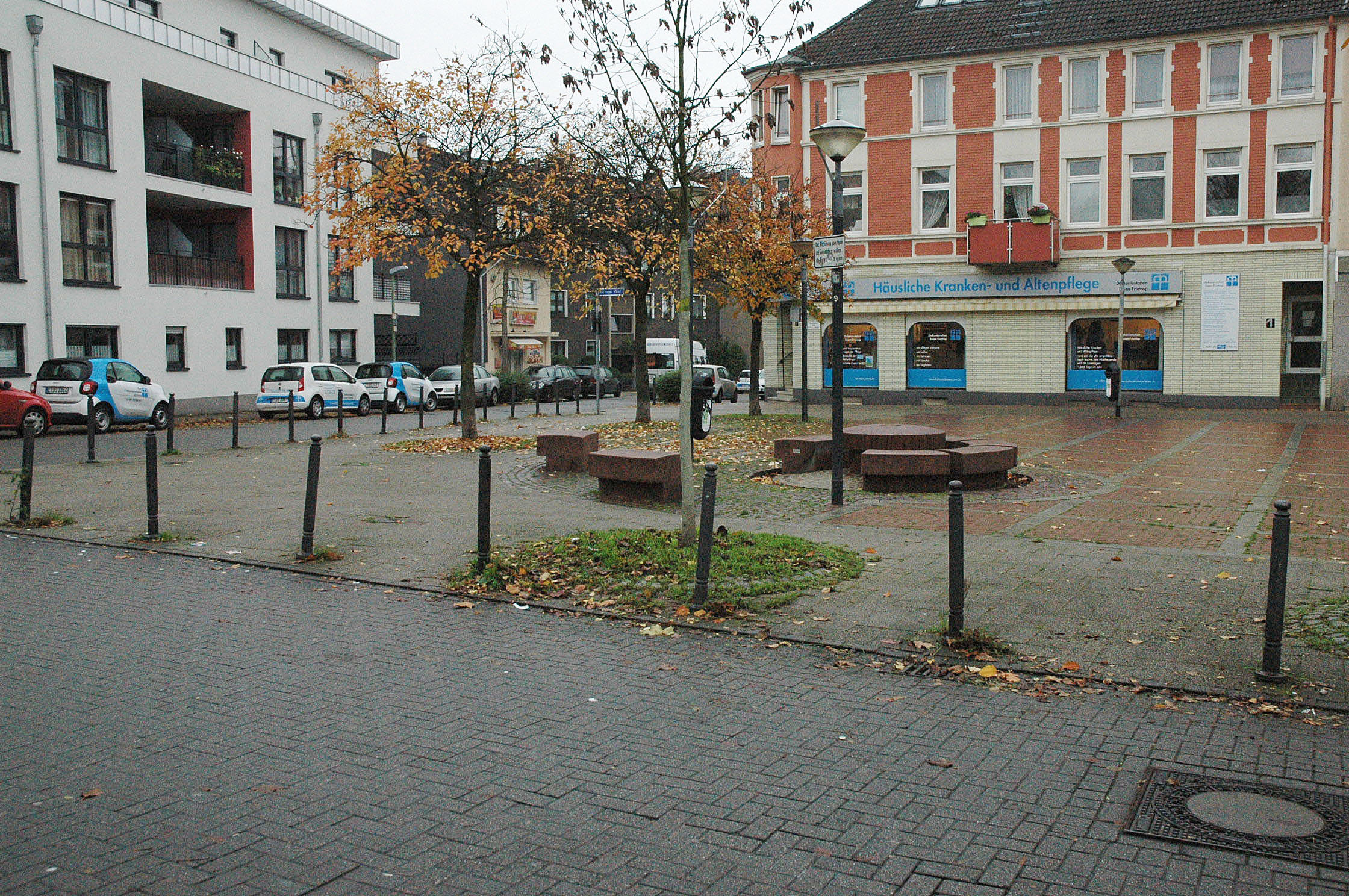 Parken oder nicht parken? Die Verwaltung hat die Einlassung von Stellplätzen sowohl an Höhenweg wie auch Seestraße geprüft. Fotos: cHER