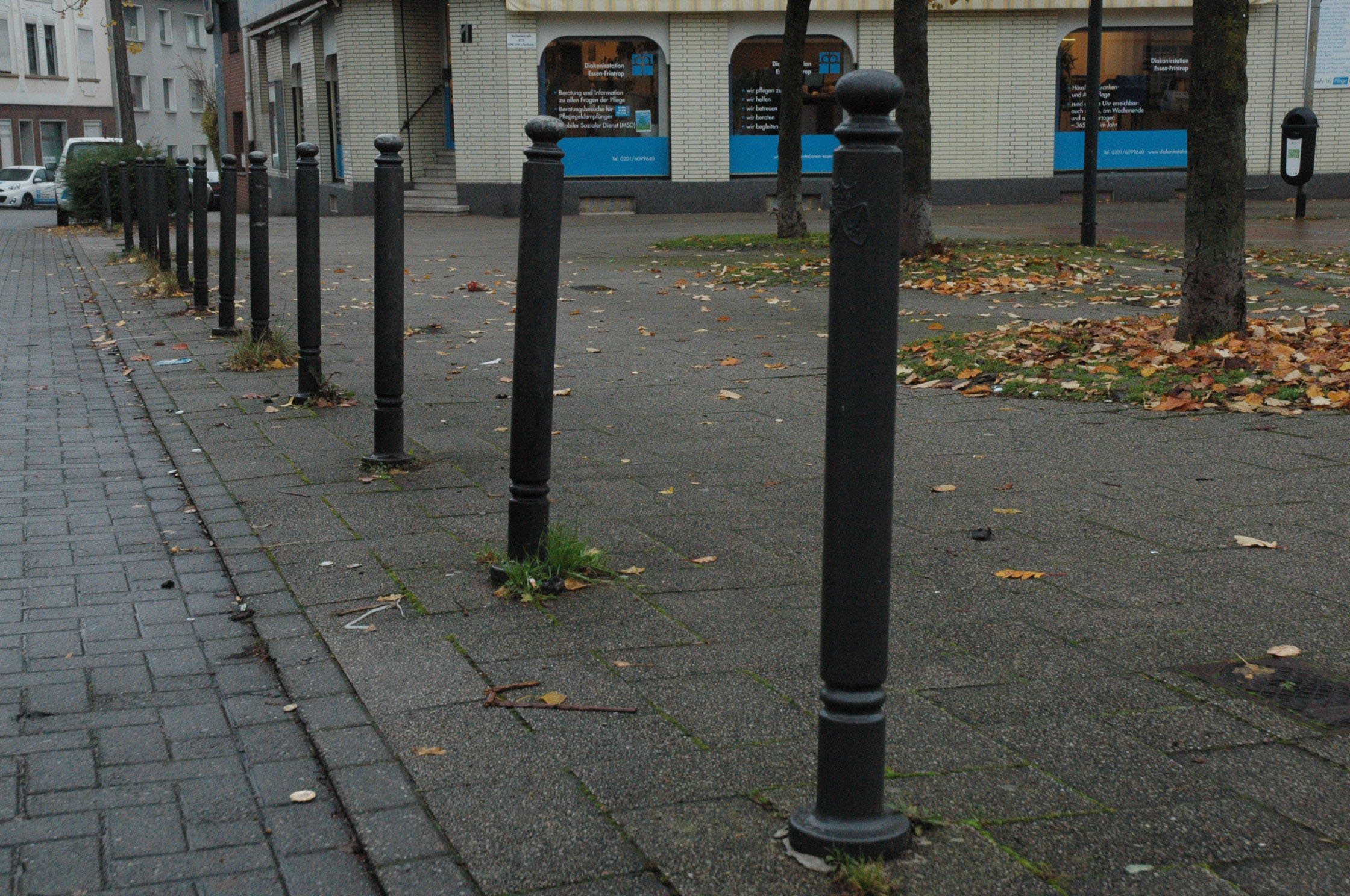 Nichts wie weg damit! Einige Poller müssten entfernt und ersetzt werden.