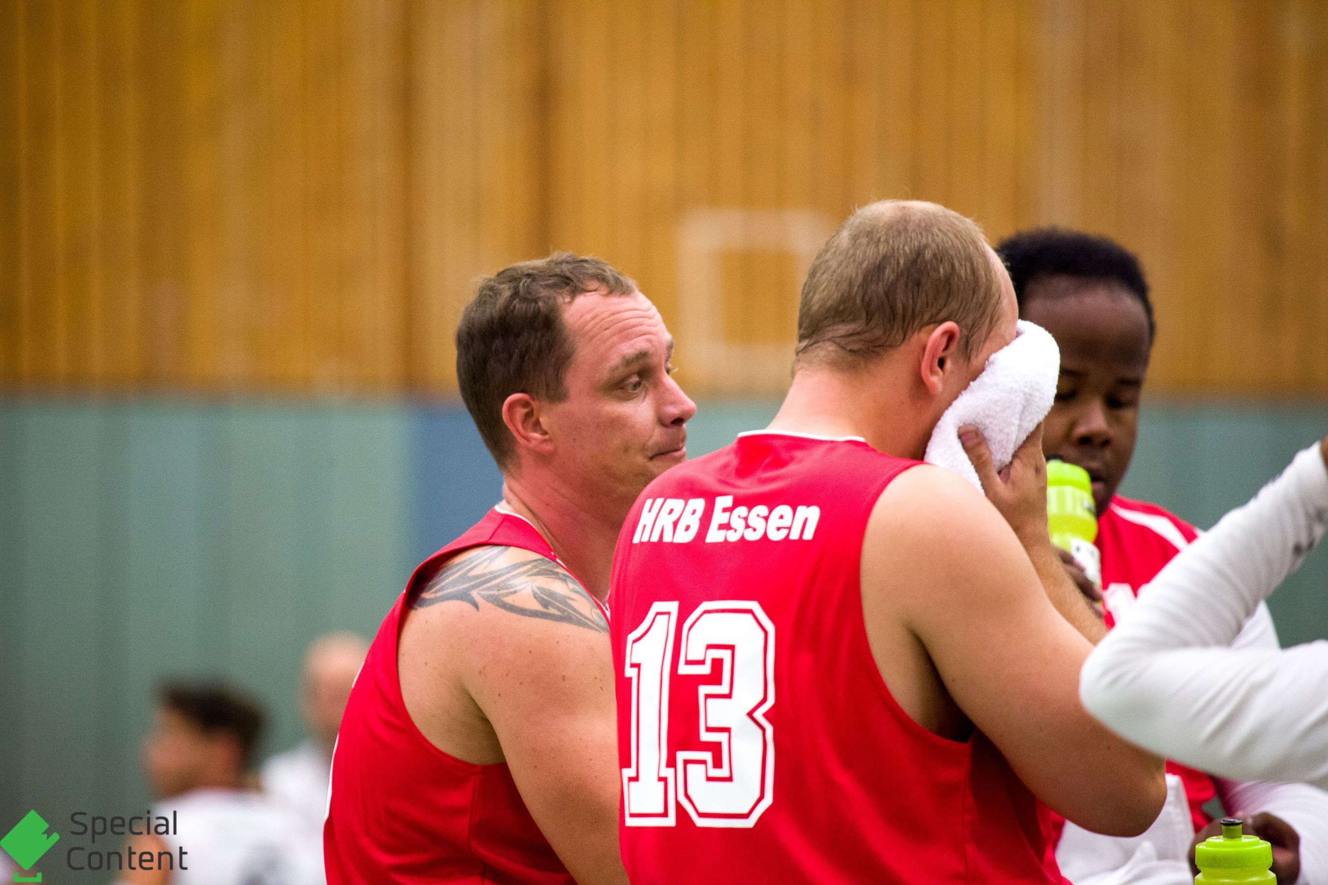 Foto (Y. Kucherskyy): Mannschaftskapitän Jens Hillmann (li.), hier mit Spielertrainer Markus Pungercar: Leider wurden alle Anstrengungen nicht mit einem Sieg belohnt.