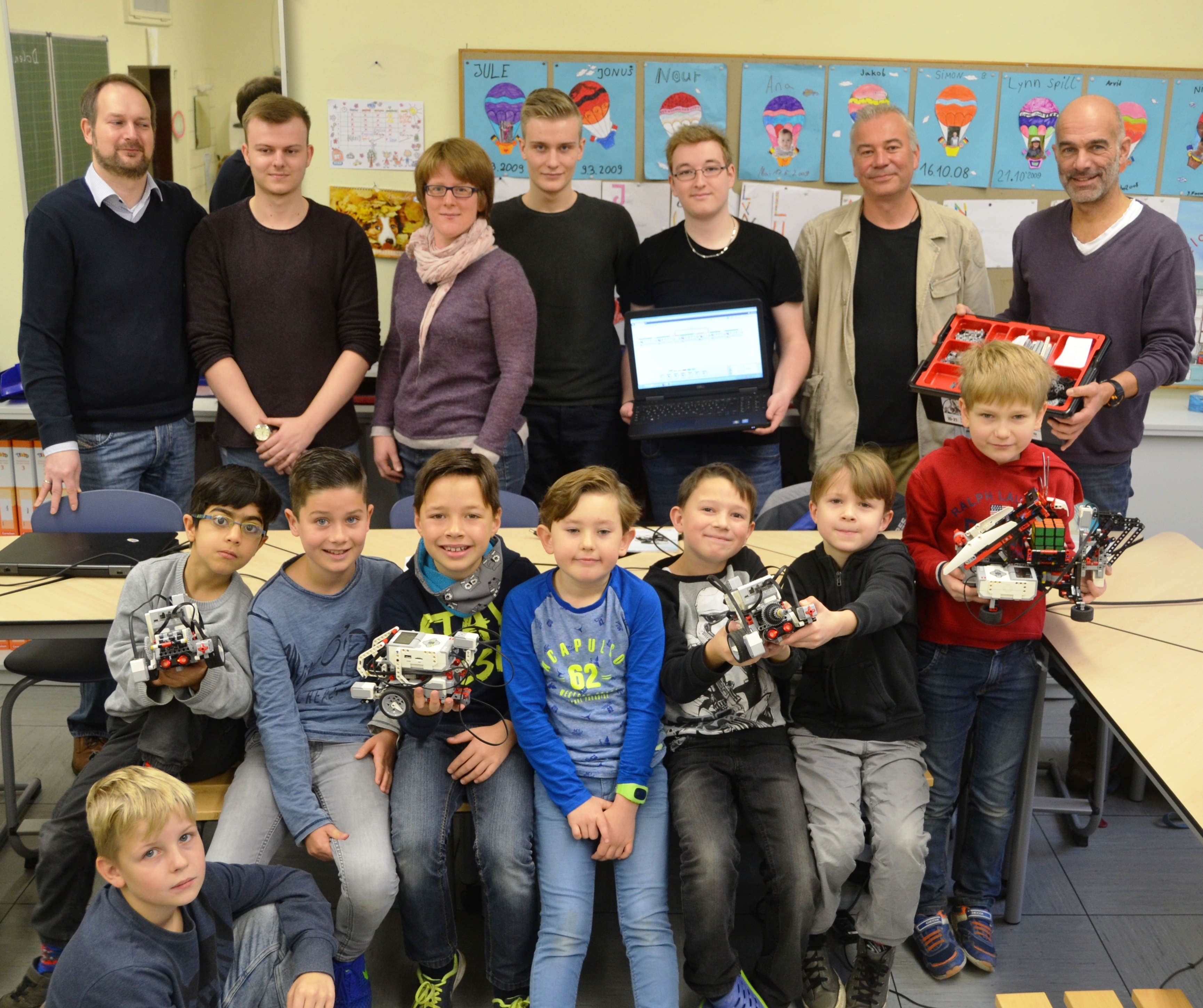 Robotik-Kooperatione zwischen dem HBU und Holzwickeder Grundschule für alle ein Gewinn