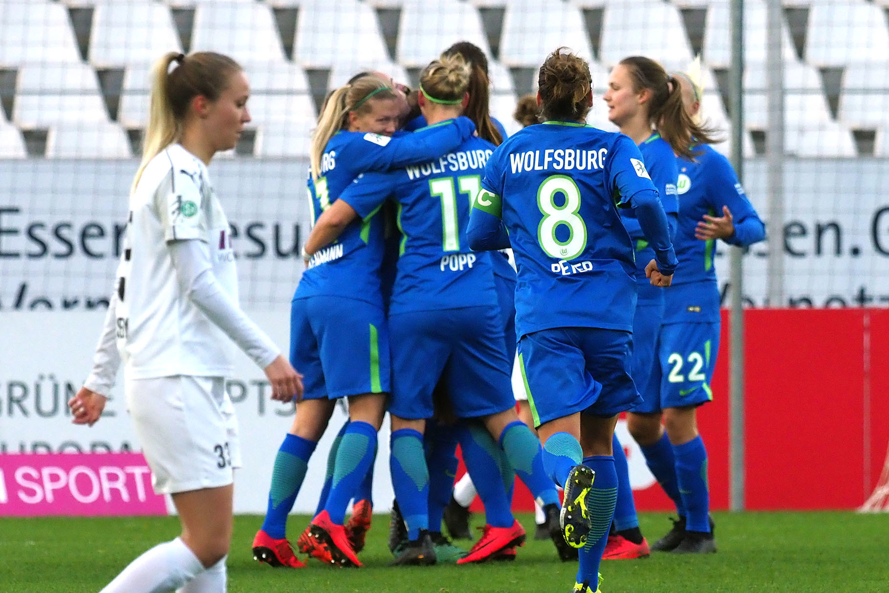 Grund zum Jubeln hatten am Sonntag an der Hafenstraße nur die Spielerinnen aus Wolfsburg. Mit dem Erfolg in Essen übernehmen sie die Tabellenführung in der Allianz Frauenbundesliga.