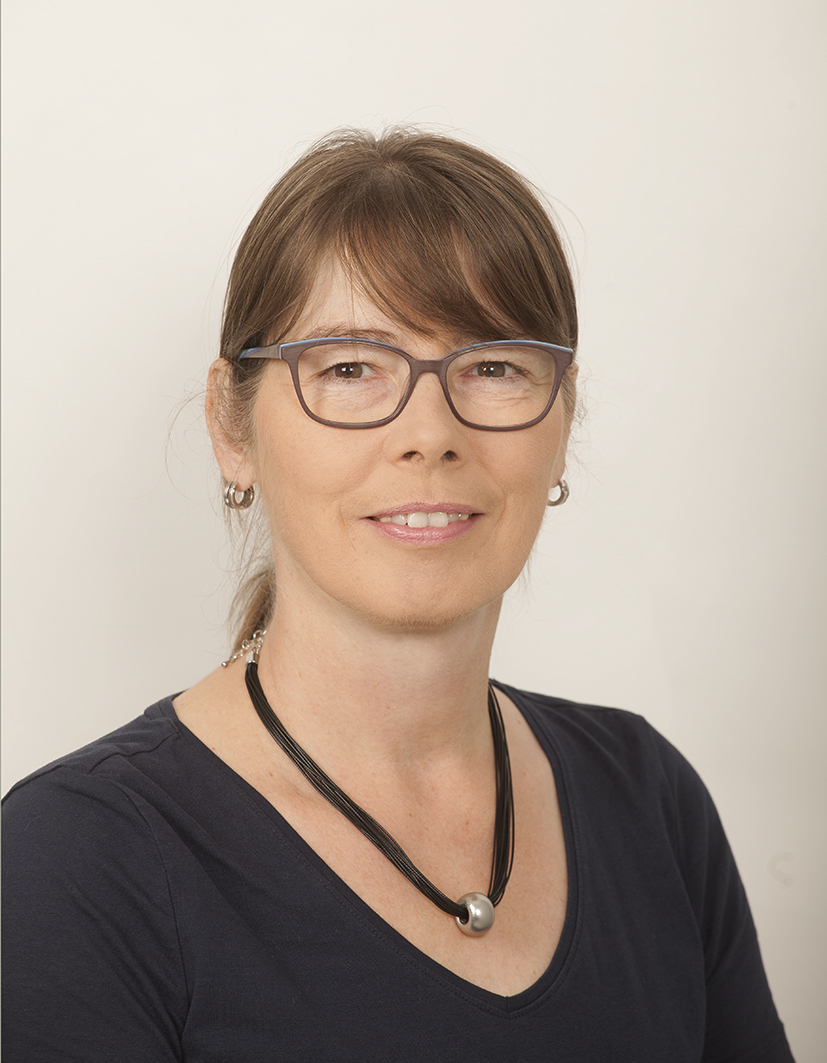 Ute Turzinsk von der compass pflegeberatung erreichen Sie unter Tel: 0231-562296-33.