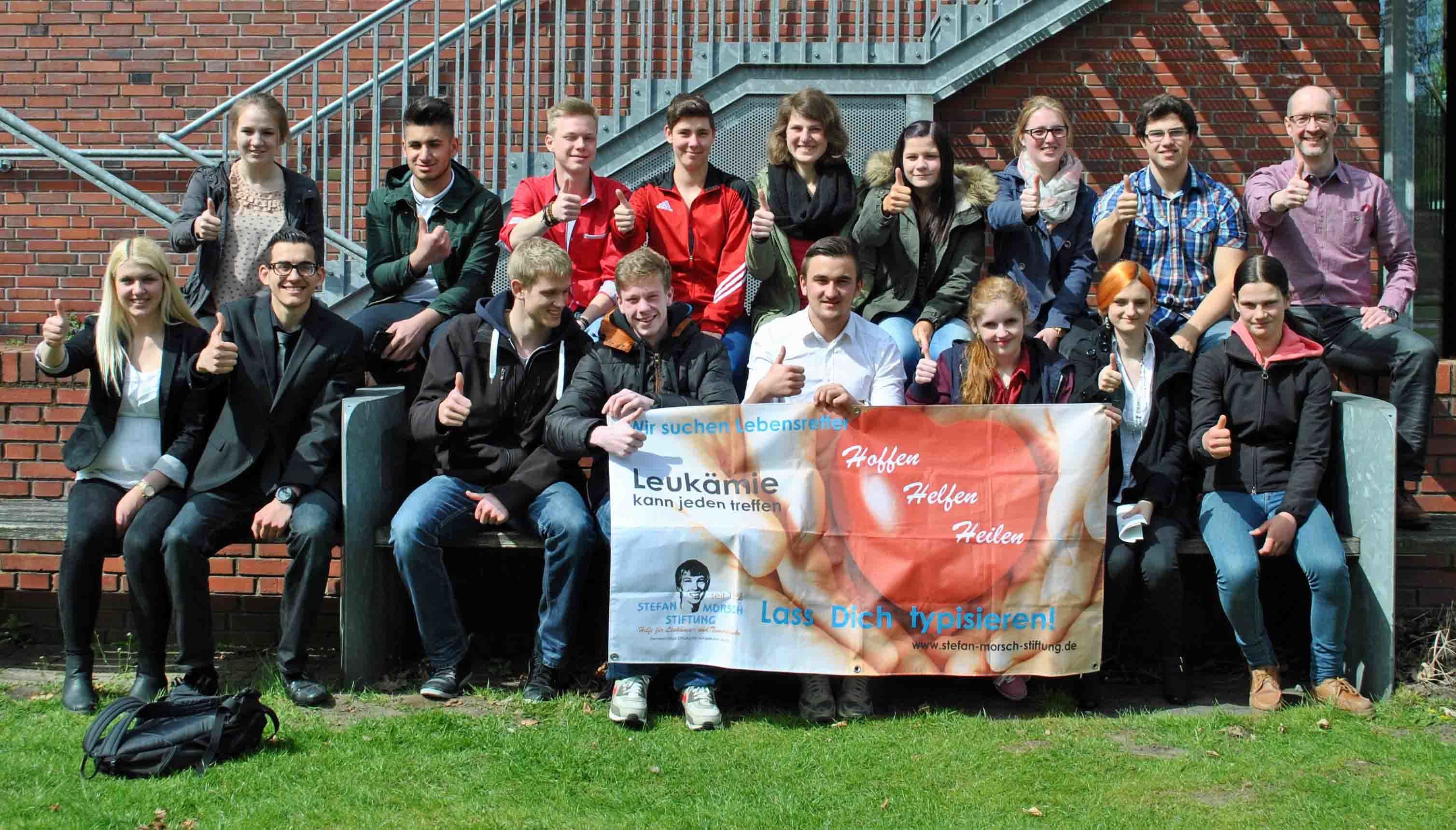 Diese Schüler haben 2015 die Typisierungsaktion am Berufskolleg in Lüdinghausen organisiert.