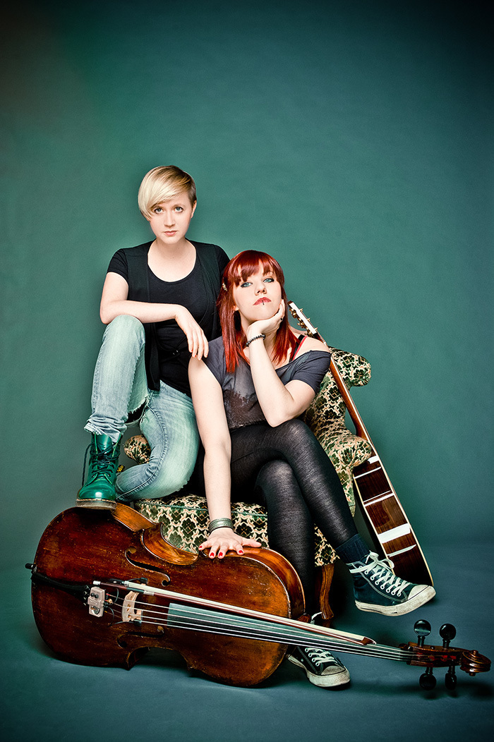 Johanna Eiker und Linda Laukamp erzählen musikalische Geschichten. Foto: Veranstalter