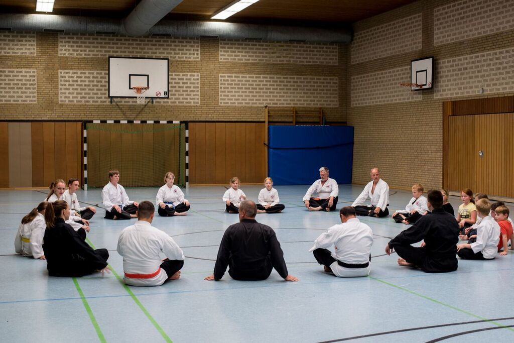 gleich die Kurzmeditation - Standard zu Beginn und Ende eines Trainings