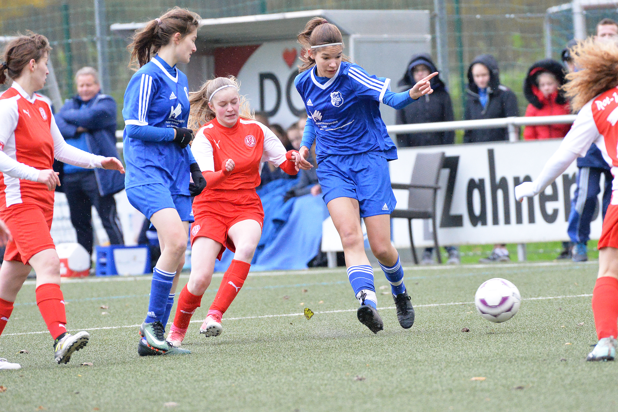 Unnötig spannend machten es die blau-weißen U17 Mädchen im Pokal.
Foto: Bangert