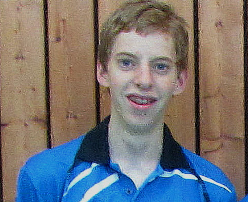 Paul Berger (Nr. 1 und "Topscorer" der 3. Herren) schraubte seine Team-Einzelbilanz auf mittlerweile 13:3 Siege ! Damit ist er der erfolgreichste Einzelspieler der gesamten Liga.