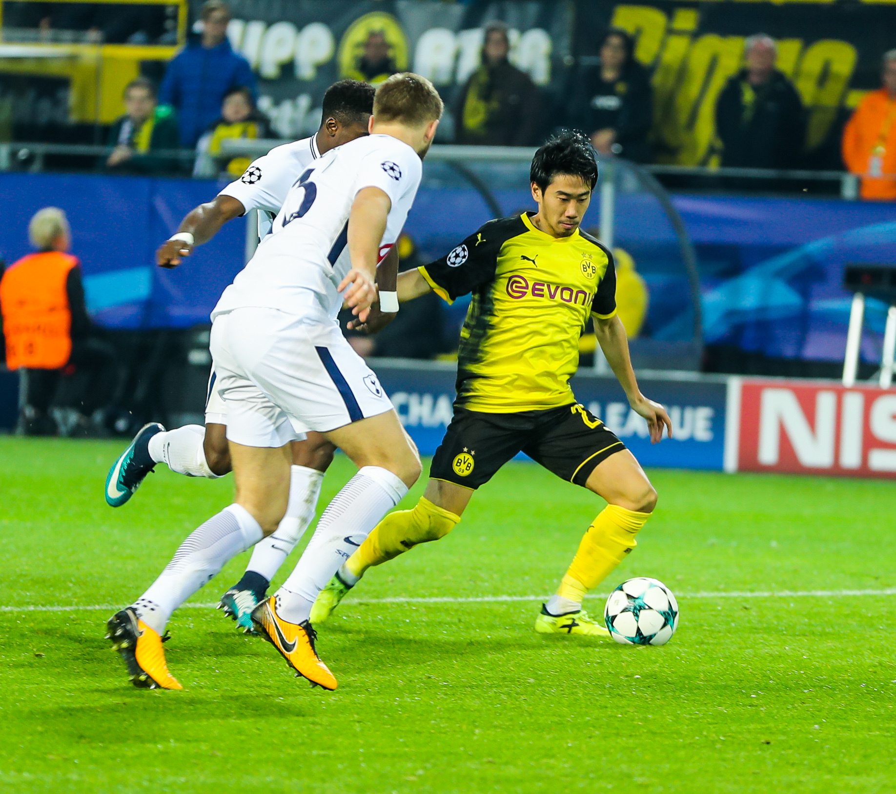 21.11.2017 Dortmund City - BVB vs Tottenham Hotspur Championsleague - Borussia Dortmund unterliegt 2:1 im Signal Iduna Park - CL - Champions League schwarz gelb - Copyright Stephan Schuetze