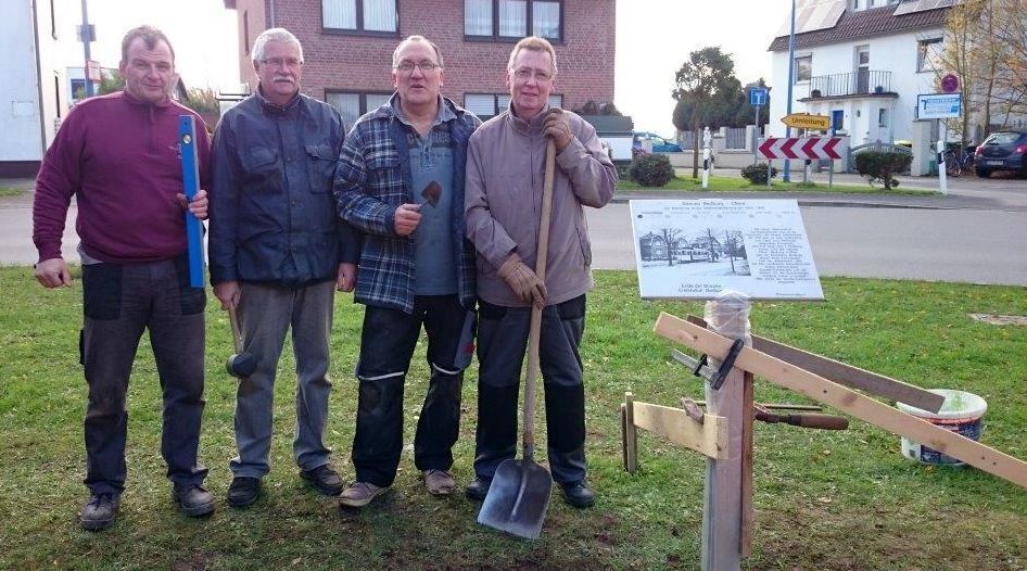 Das Foto zeigt von links nach rechts die Vorstandsmitglieder Hans-Jürgen Wellmanns, Siegfried Liebner, Manfred Opgenorth und Klaus Müller.