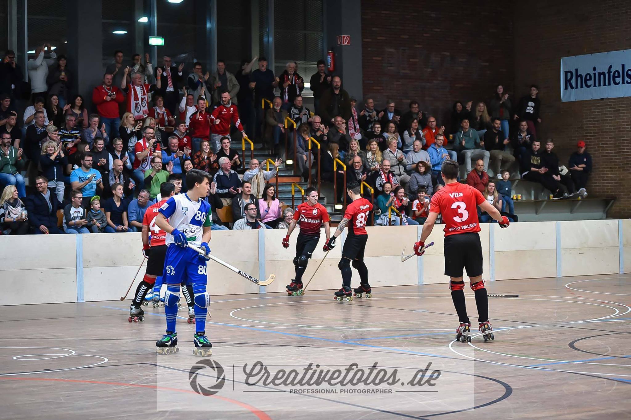 Die Spieler der RESG Walsum wollen auch in Lleida wieder jubeln. Wie hier beim Hinspiel vor drei Wochen, als Xavier Berruezo getroffen hat. Fotos: Ralf Isselhorst