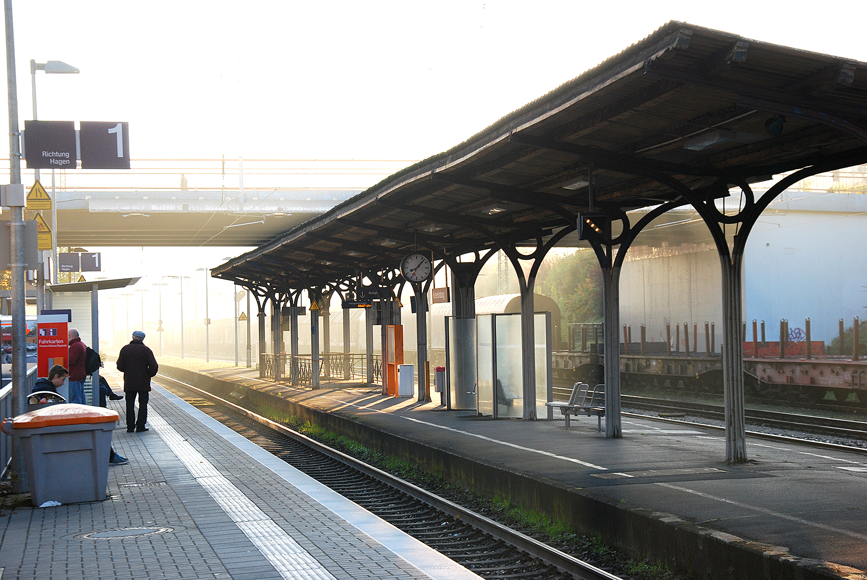 Aufgrund von Bauarbeiten der DB Netz an der Schieneninfrastruktur im Bereich Witten Hbf kommt es am Montag, 27. November, in den Morgenstunden bis 10 Uhr zu Haltausfällen und Änderungen der Fahrzeiten der Linien RE 16 und RB 40 im Ruhr-Sieg-Netz von Abellio.