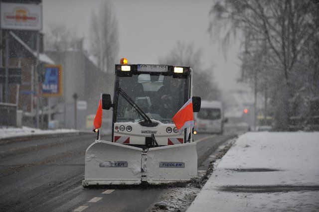 Winterdienstfahrzeug im Einsatz