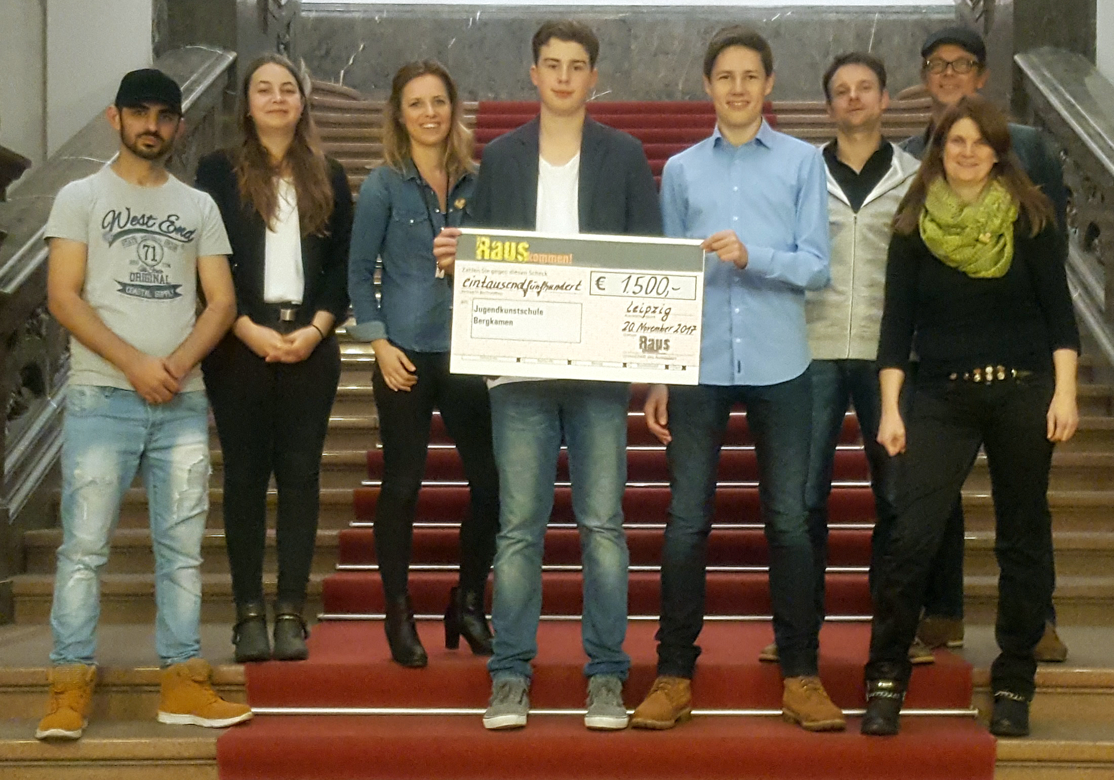 Für das Video-Geocaching-Projekt „Lieblingsplätze“ erhält die Jugendkunstschule Bergkamen den 2. Preis.