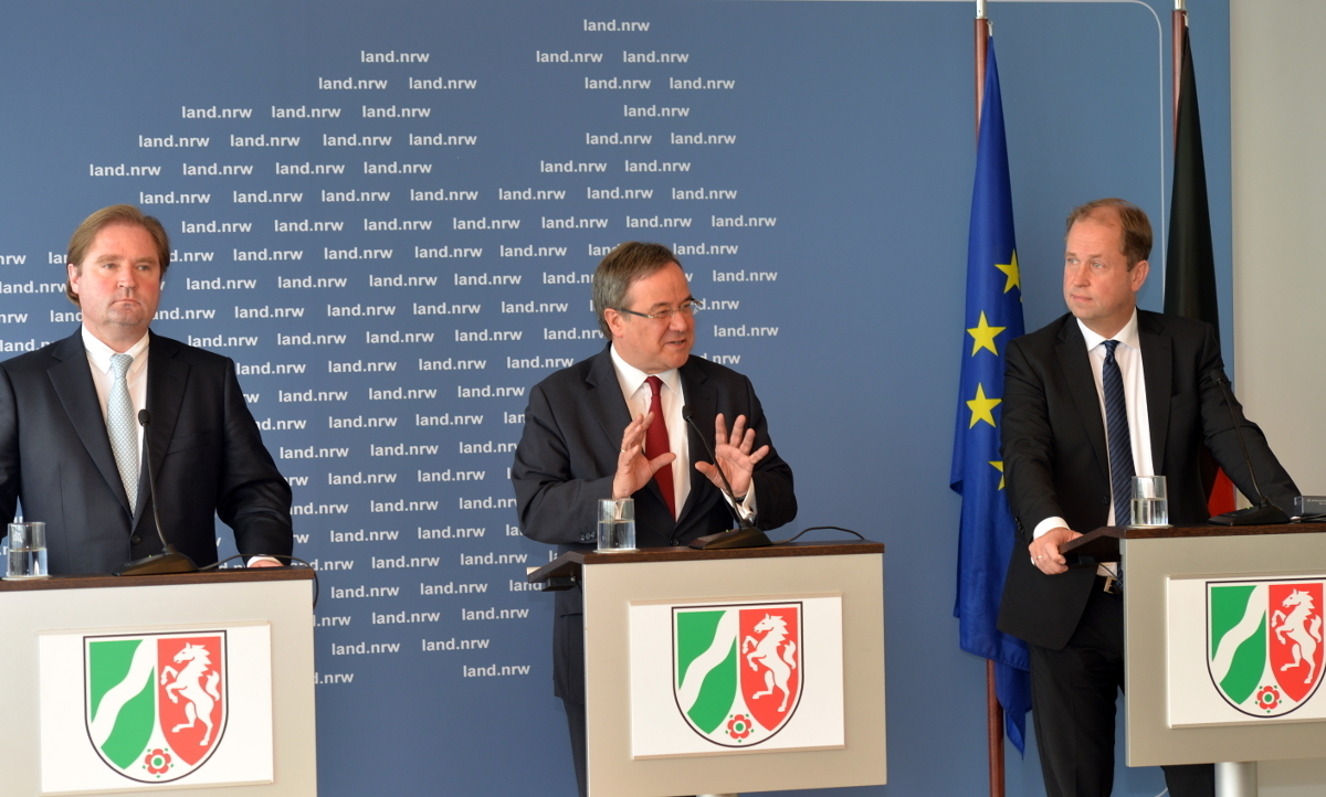 Landesregierung Nordrhein-Westfalen stellt Eckpunkte des Haushalts 2018 vor.