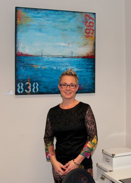 Auch das Gemälde der Reeser Künstlerin Kathrin Ising-Osterkamp wird im Rahmen der Ausstellung gezeigt.
(Foto: Dirk Kleinwegen)