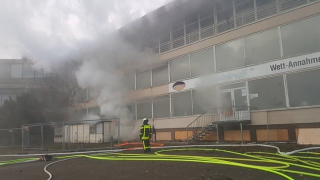 Brand auf dem Gelände der Trabrennbahn, 26.11.2017