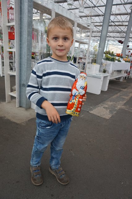 Für Kinder gab es am Ausgang einen Schokoladen-Nikolaus.