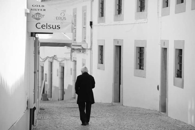 Auch wer einsam ist, verdient einen Zuhörer