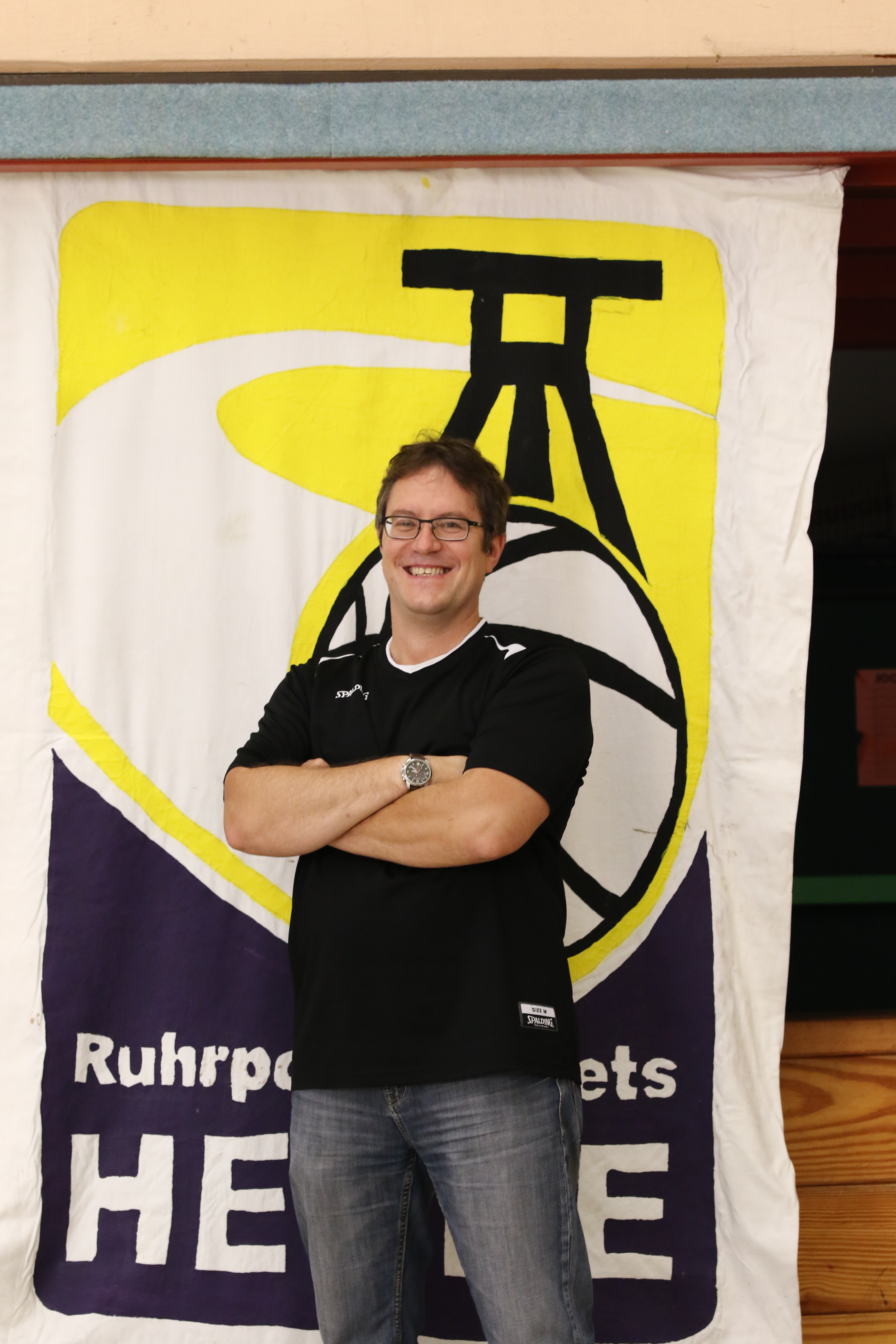 Nach 3 Siegen in Folge steht das Team des RBH Trainer-Duos Michael Hader (Foto) und Ralf Hagemeyer in der Oberliga auf dem 7. Tabellenplatz und hat damit den Anschluss an die obere Tabellenhälfte geschafft.