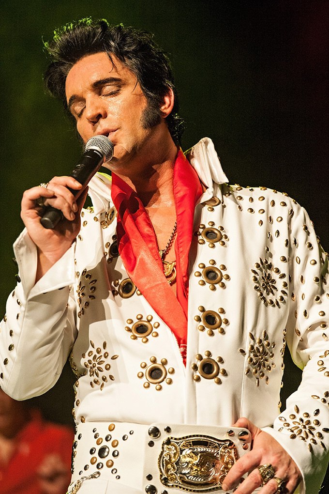 Nils Strassburg wurde 2012 zum besten Elvis-Interpreten Deutschlands gewählt. Foto: Andrea Pelz
