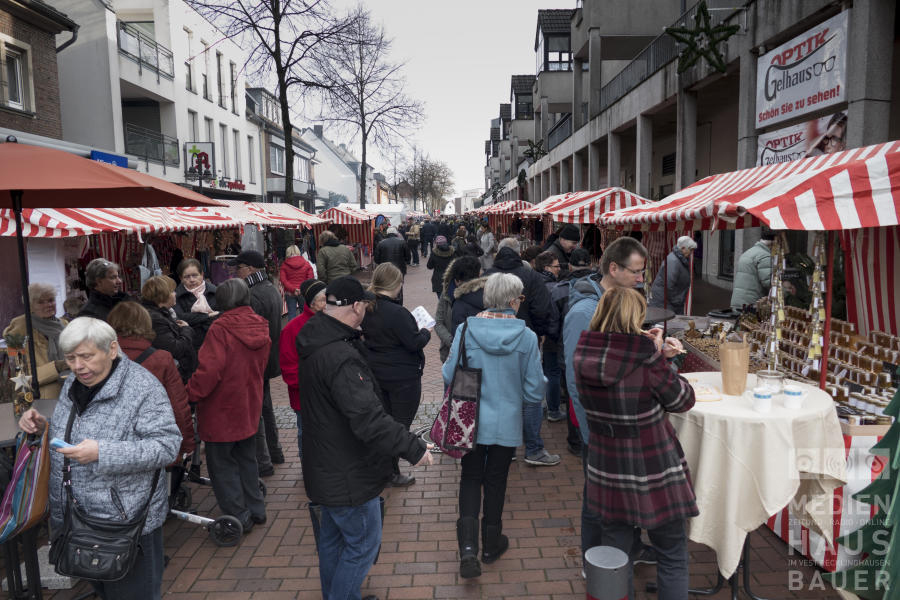 Rund 25 Stände laden zum Schauen, Bummeln, Genießen und Plauschen. Die Besucher erwartet ein kleiner persönlicher und individueller Adventsmarkt mit gemütlicher Atmosphäre.Foto: ST