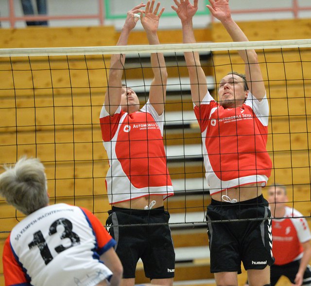 Werden obenauf: Die 1. Herren siegten in einem denkwürdigen Spiel.
Foto: Bangert