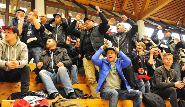 Wieder gibt es im Werdener Löwental spannenden Hallenfußball zu erleben.
Foto: Archiv