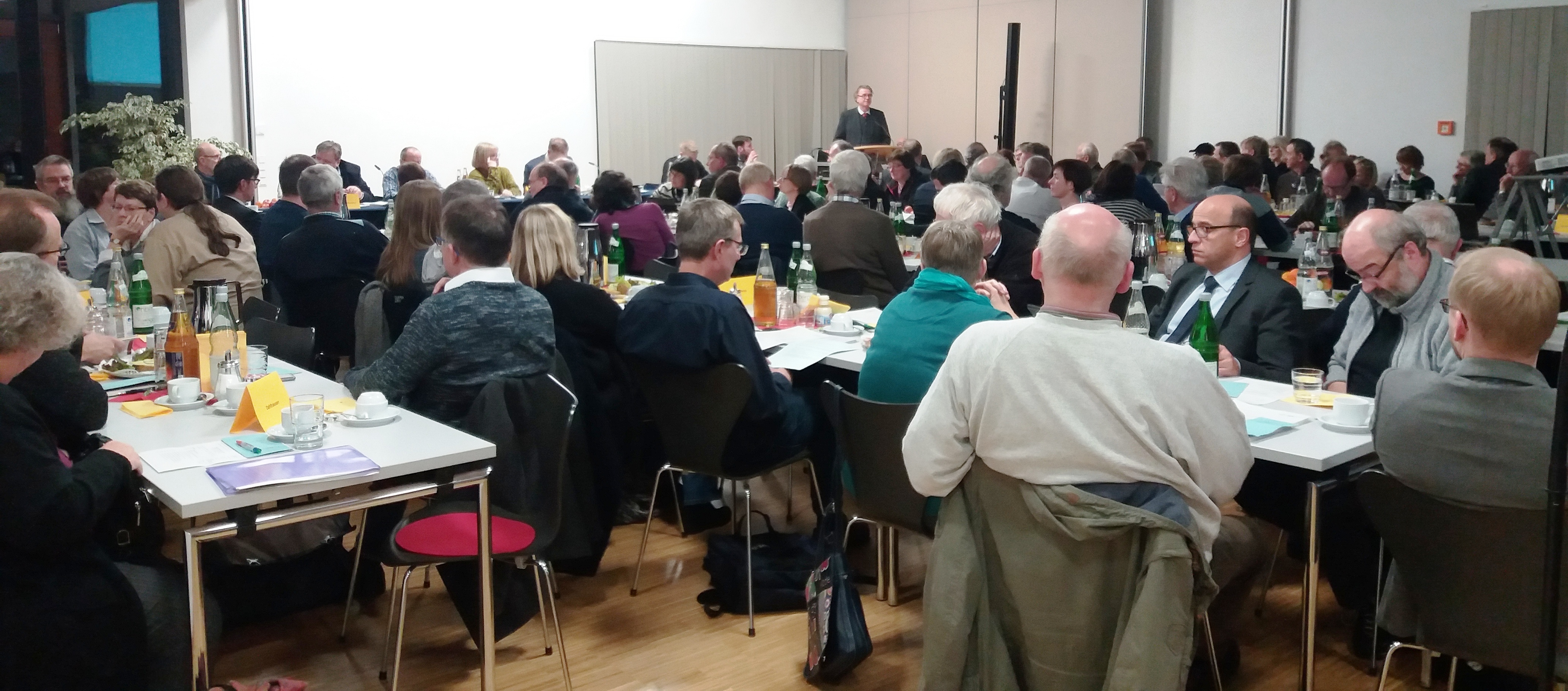 Die evangelische Kreissynode Bochum tagte im neuen Gemeindehaus in Harpen.