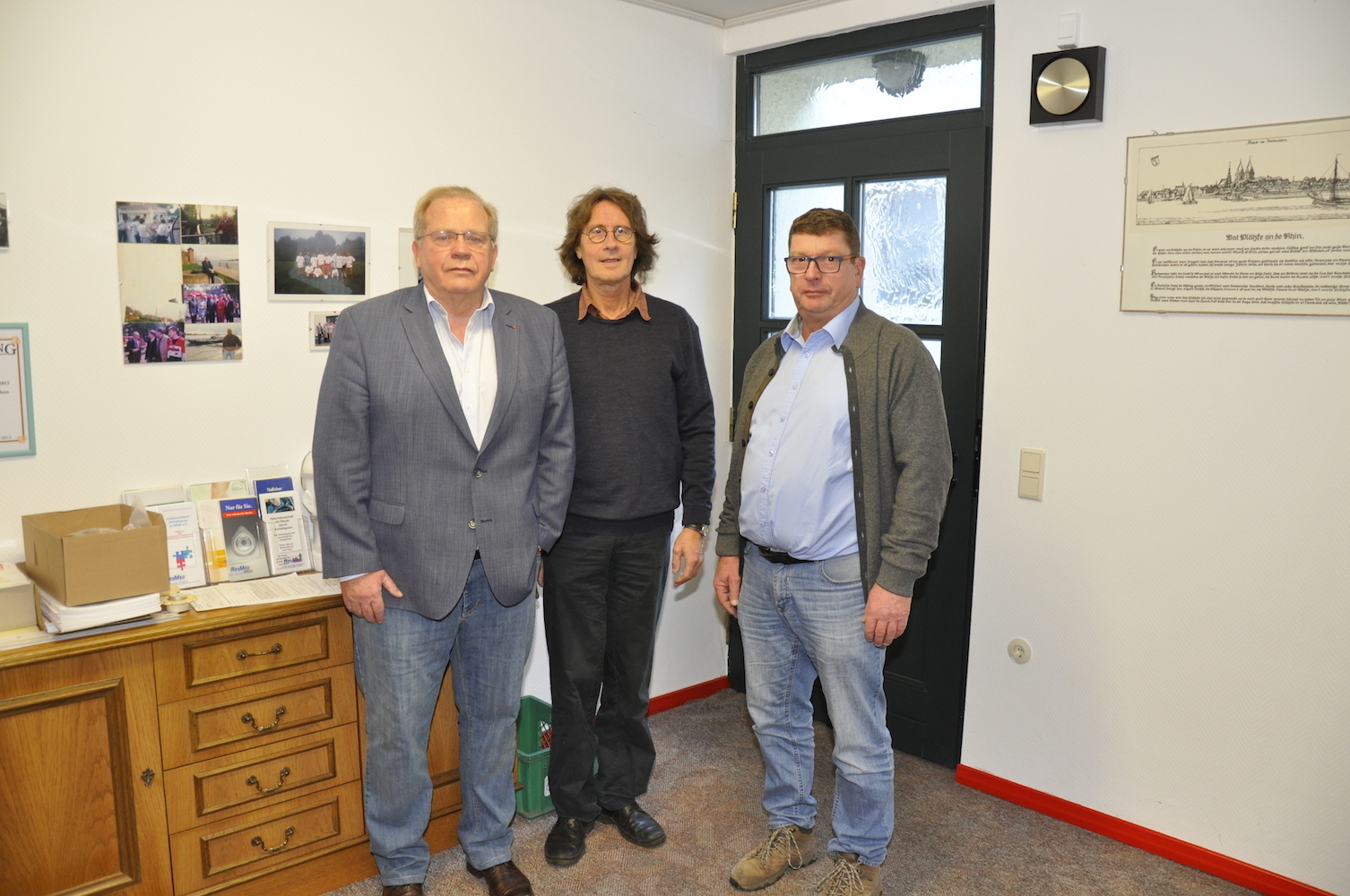 Peter Friedmann (SPD), Helmut Wesser (Bündnis 90/Die Grünen) und Heinz Schneider äußern sich über die aktuelle Situation in Berlin (von links)
- Foto: Dirk Kleinwegen
