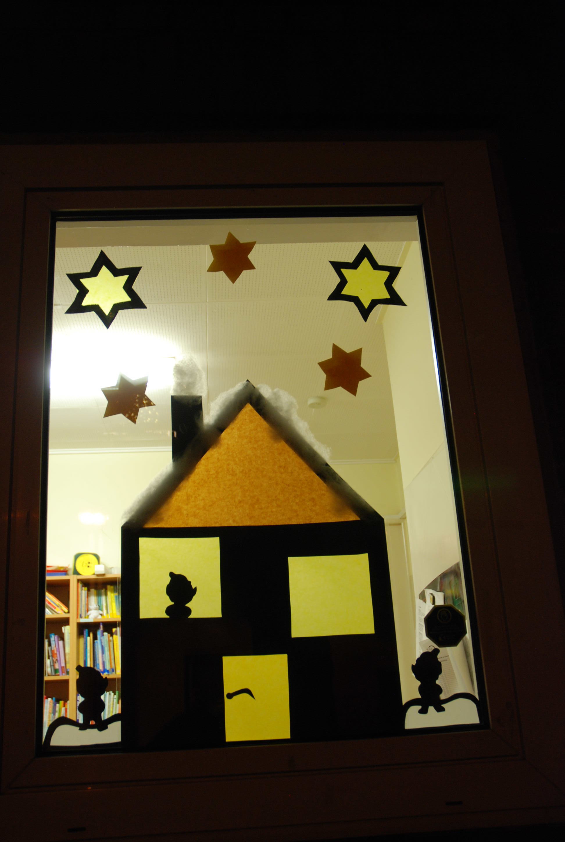 Eines der beiden Fenster der KiTa St. Elisabeth zum begehbaren Adventskalender 2017.