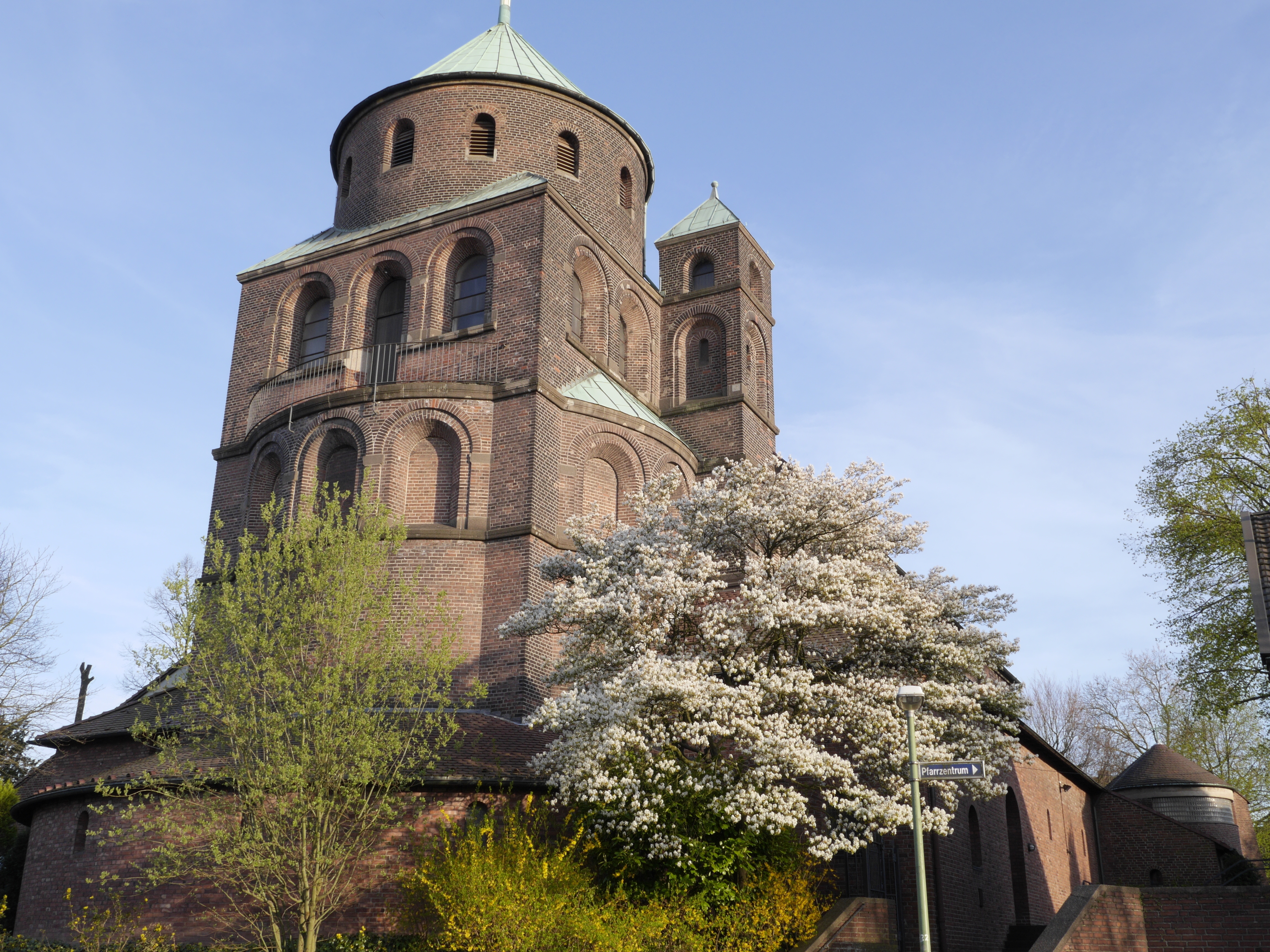 Wird die 106-jährige St. Elisabeth, Essen-Frohnhausen, bald Bistum-Opfer...? Foto: Müller/Körber
