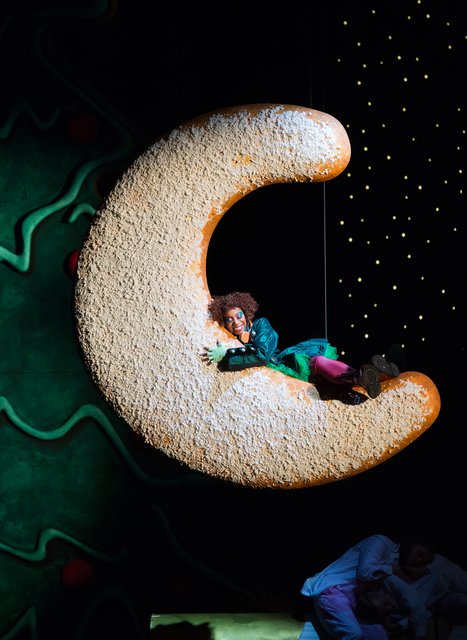 Das Sandmännchen (Christina Clark) in Aktion.