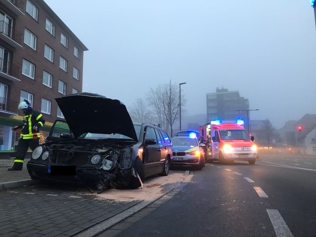 Verkehrsunfall auf der Hertenerstraße. Foto: Christian Schell / Feuerwehr RE