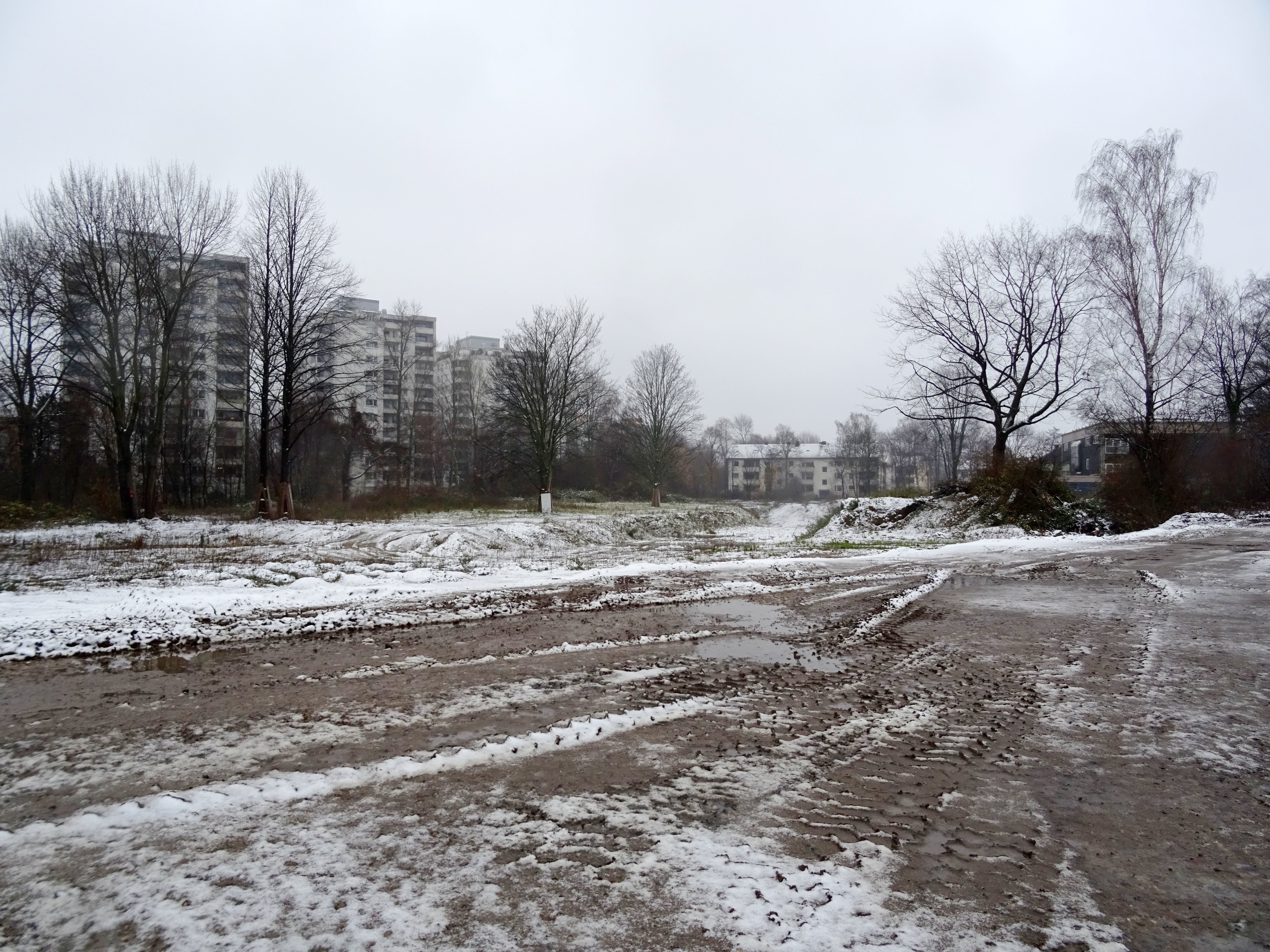 Im kommenden Jahr sollen hier Wohnungen entstehen. Fotos: hub
