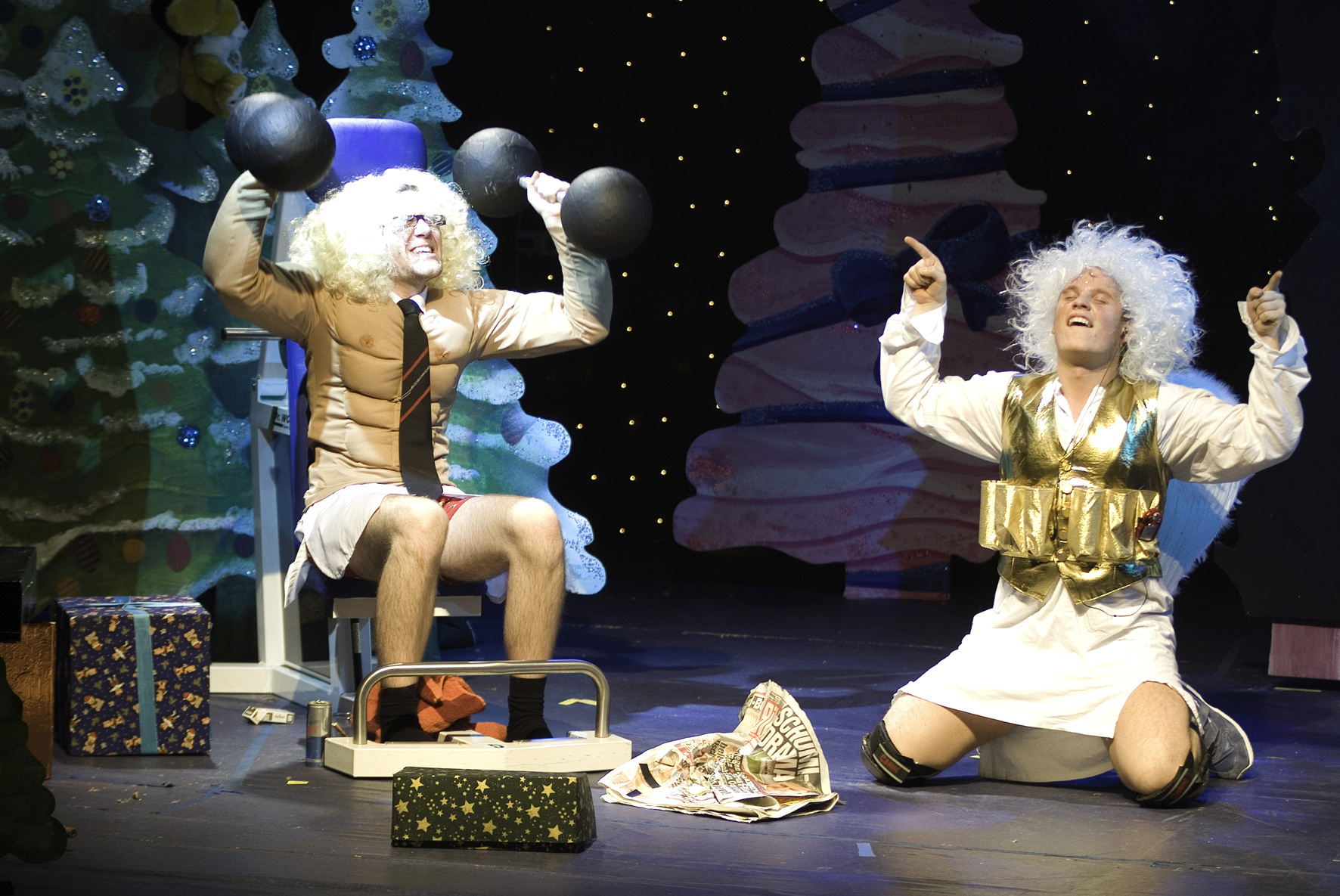 Barlows komödiantische Zeitreise mitten hinein in das Jahr Null gehört seit zwölf Jahren zum Weihnachtskult auf der Lutz-Bühne.