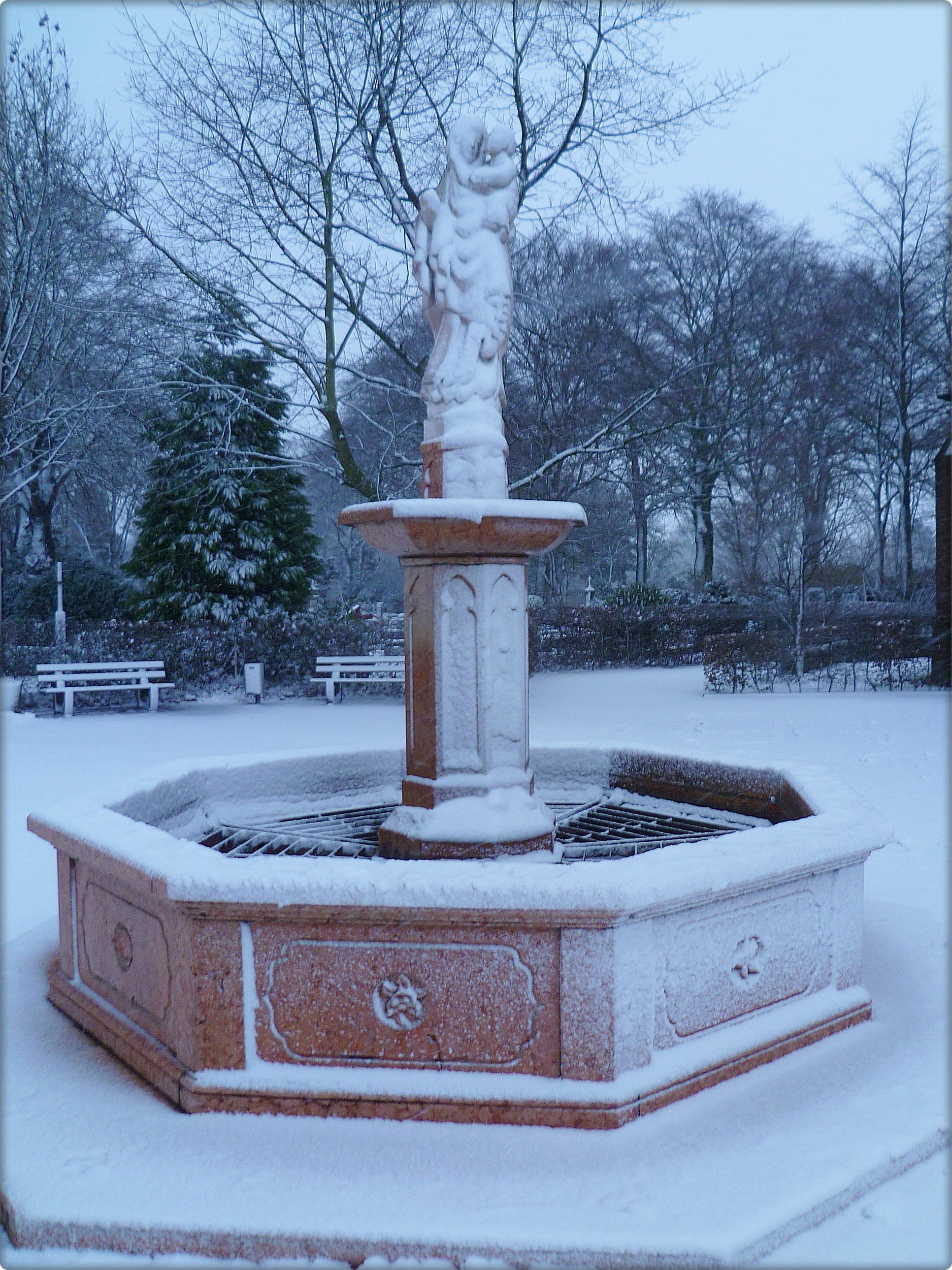 Marienbrunnen an der Wallfahrtskirche