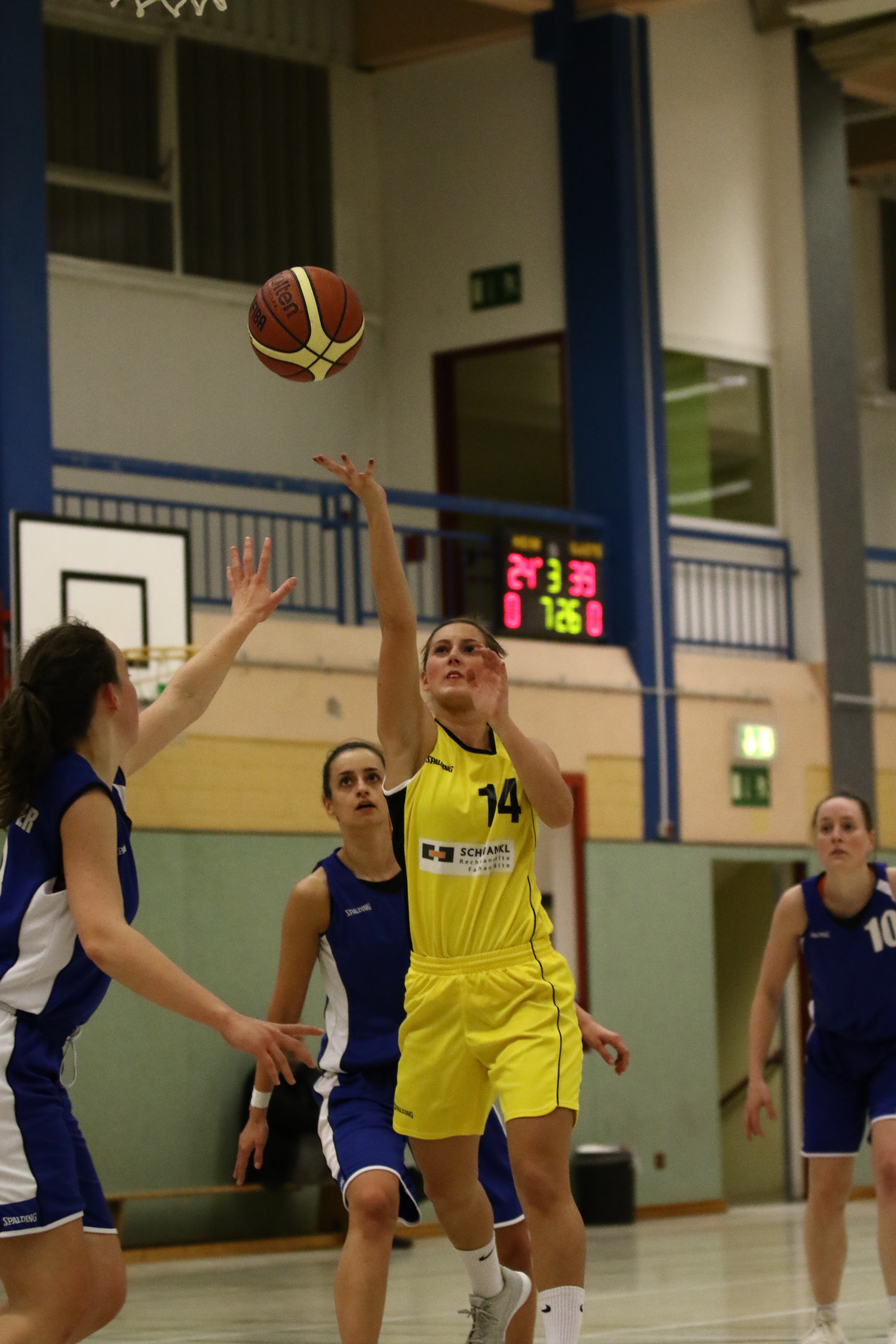 10 Punkte und 2 Dreier steuerte Anja Strozyk für die Ruhrpott Baskets Herne in der Partie bei der BG Dorsten bei, doch auch sie konnte die 55:74 Niederlage nicht verhindern.