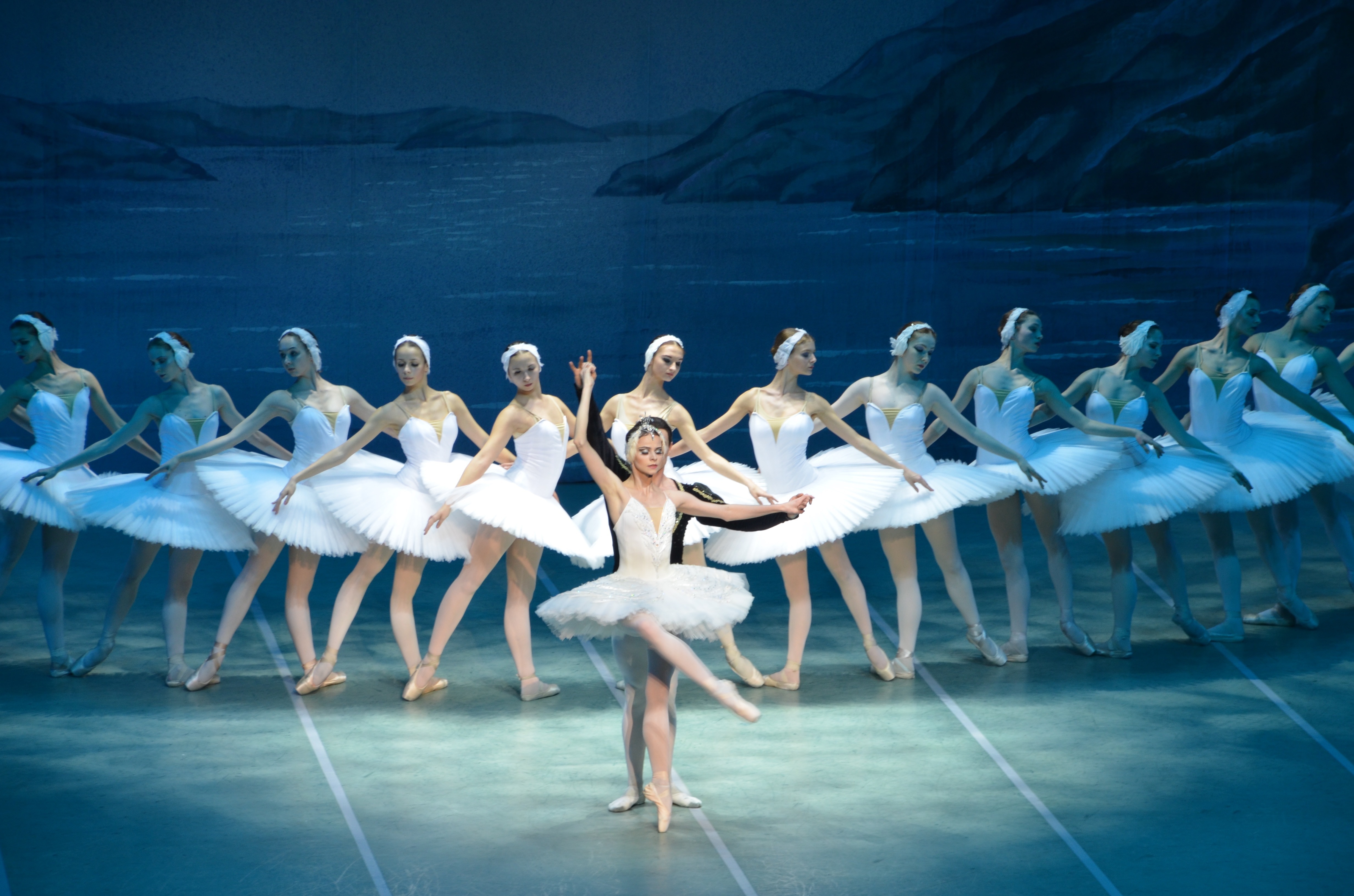 Das klassische Ballett "Schwanensee" überzeugt mit Anmut. Foto: Veranstalter