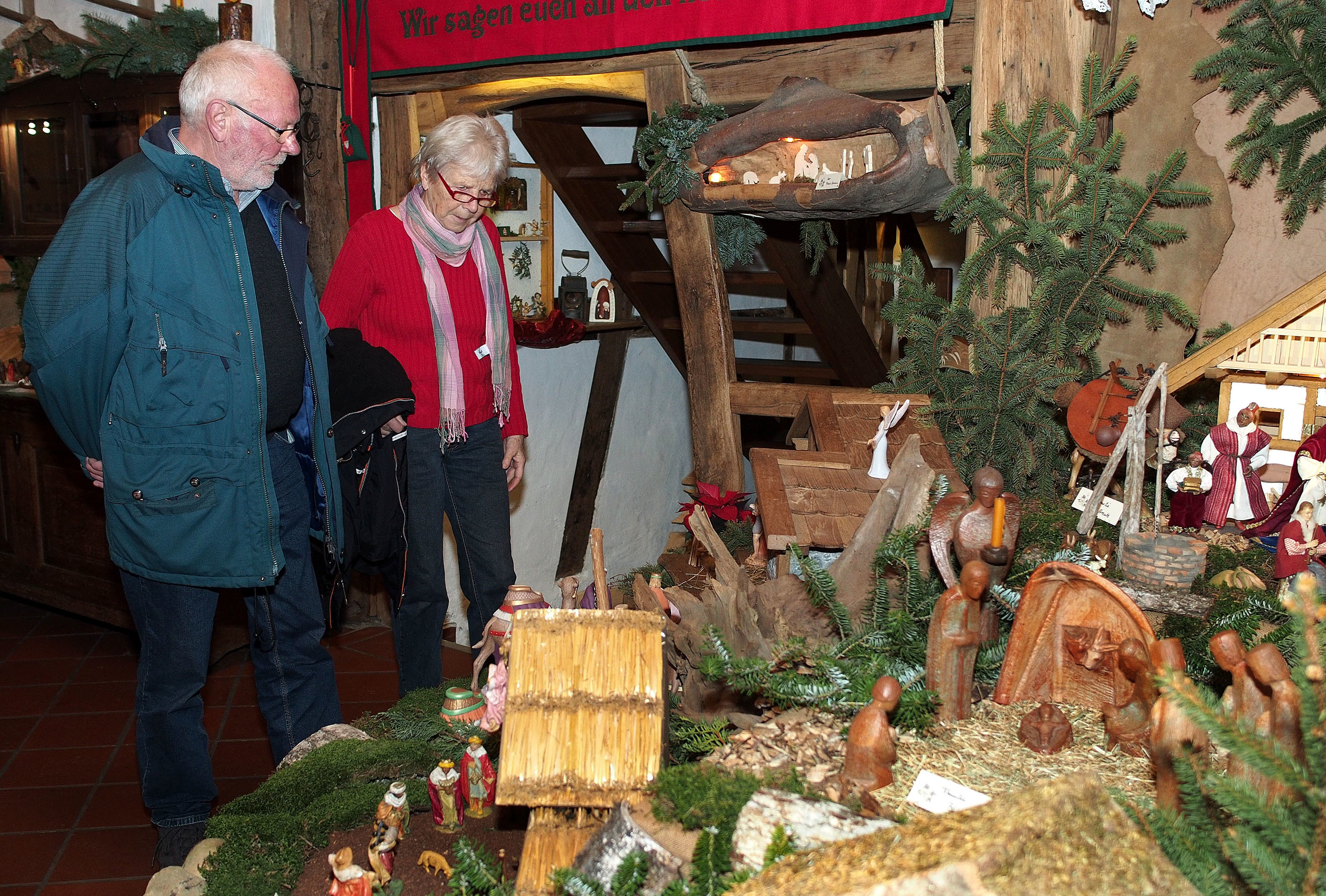 Rund 50 verschiedene Krippen stellt das Heimathaus aus, darunter auch Schätze aus der Vor- und Nachkriegszeit. Fotos: Pieper