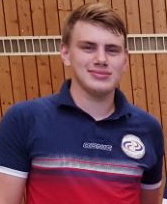 Er hat sich mit 11:0 Siegen im Einzel in die Herzen der Fans und die 4. Herren gespielt: Alexander Strötges. Von ihm wird sicherlich an dieser Stelle noch viel Gutes zu berichten und (am Tisch) zu sehen sein.