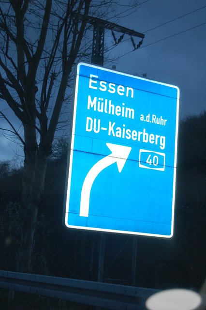 Im Bereich DU-Kaiserberg haben die Verkehrsteilnehmer auf der A40 zurzeit Einschränkungen in Kauf zu nehmen.