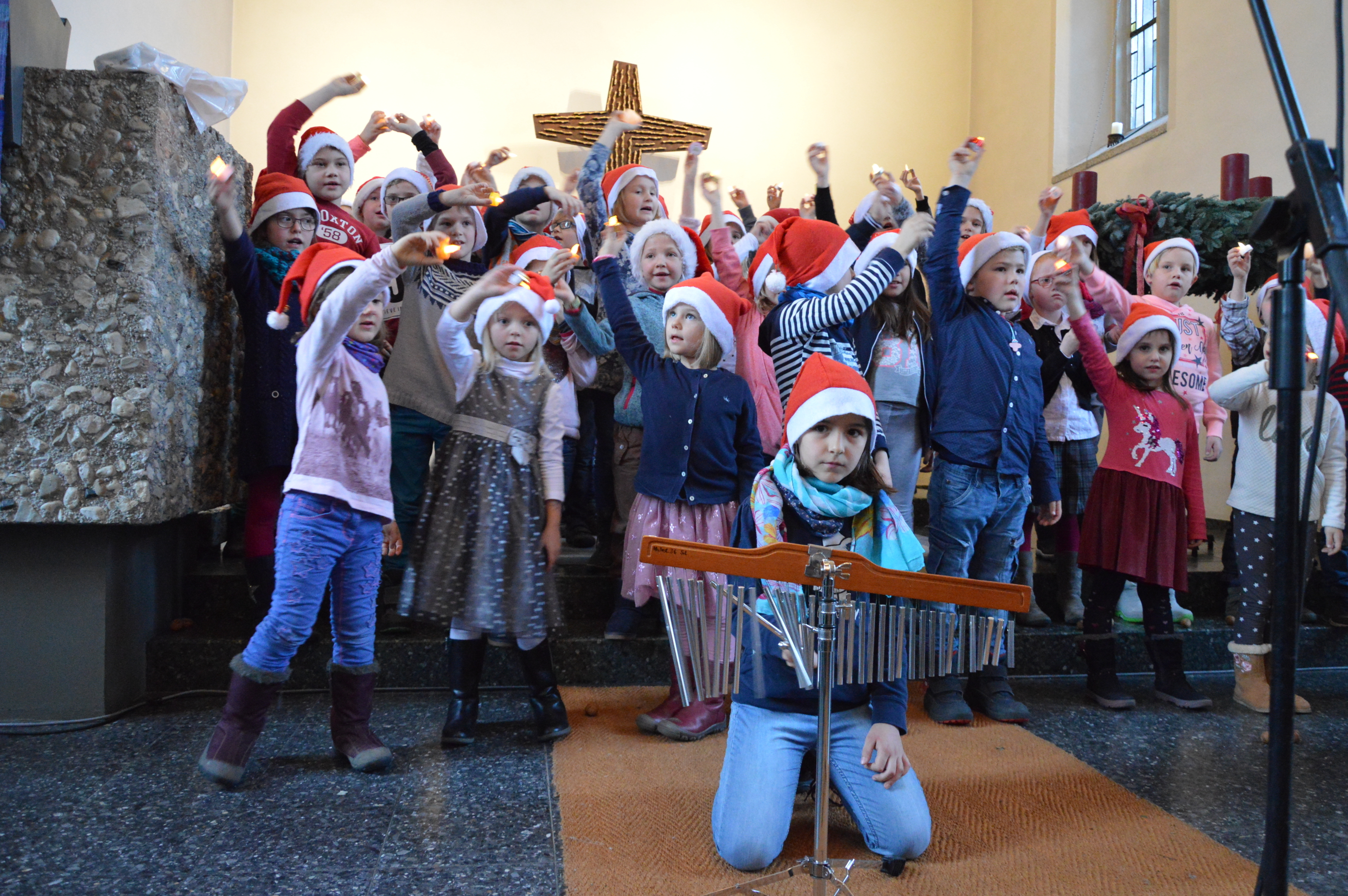 Die Kinder verbreiteten vorweihnachtliche Stimmung.