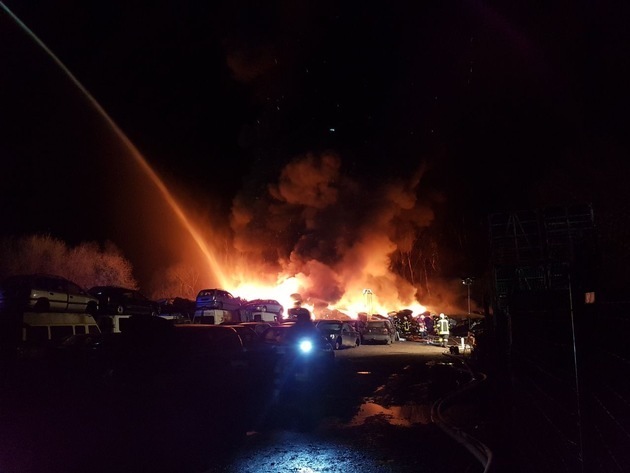 Feuer Gewerbe, 15.12.2017, Pressebild