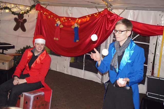 DuMaJo - Max Sauer und Johannes Langschmidt mit Zauberei, Jonglage und Comedy.