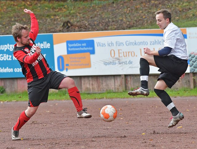 Die Kettwiger Reserve war fast immer einen Tick eher am Ball.
Foto: Bangert