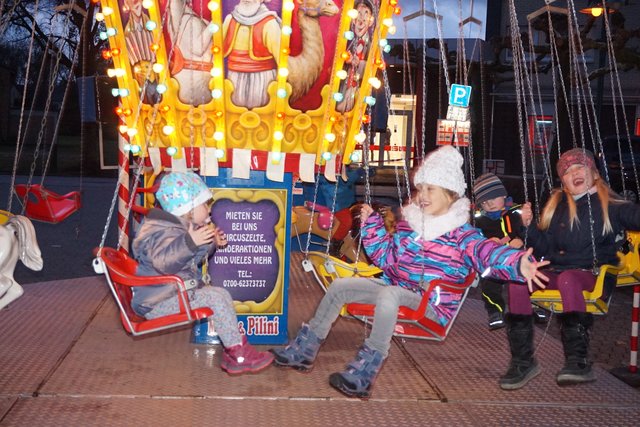 Das Karussell erfreut sich großer Beliebtheit.