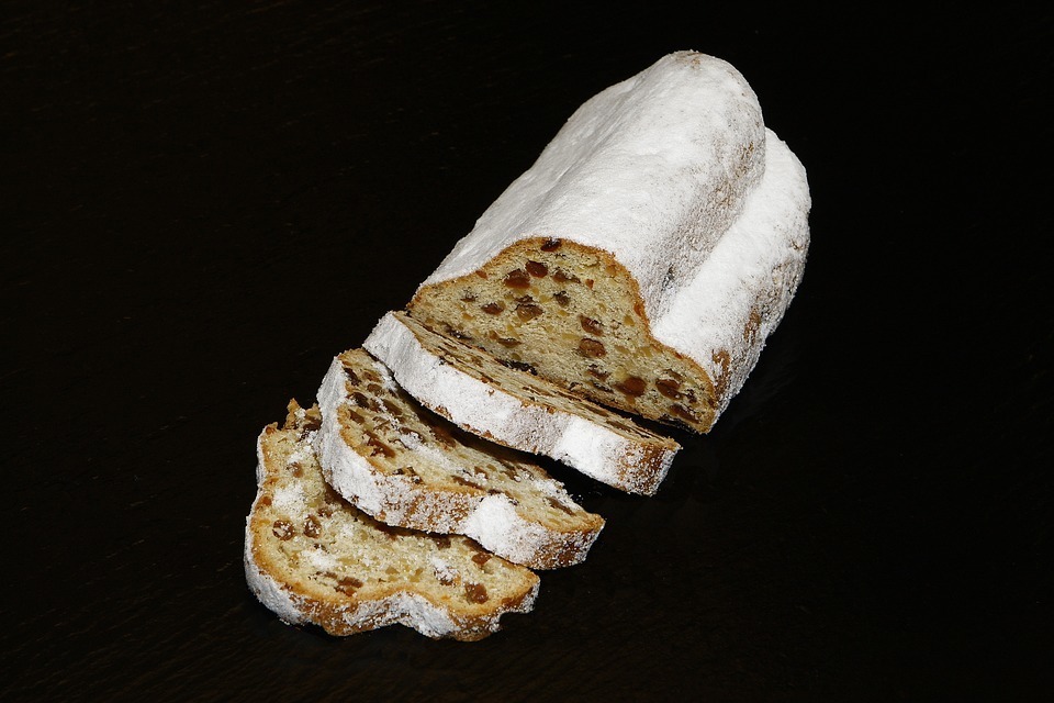 Einen harmlosen - vielleicht auch schmackhaften - Christstollen enthielt das Paket, das am Dienstag, 19. Dezember, in Gladbeck-Rentfort einen "Bombenalarm" mit viel Polizeipräsenz auslöste.